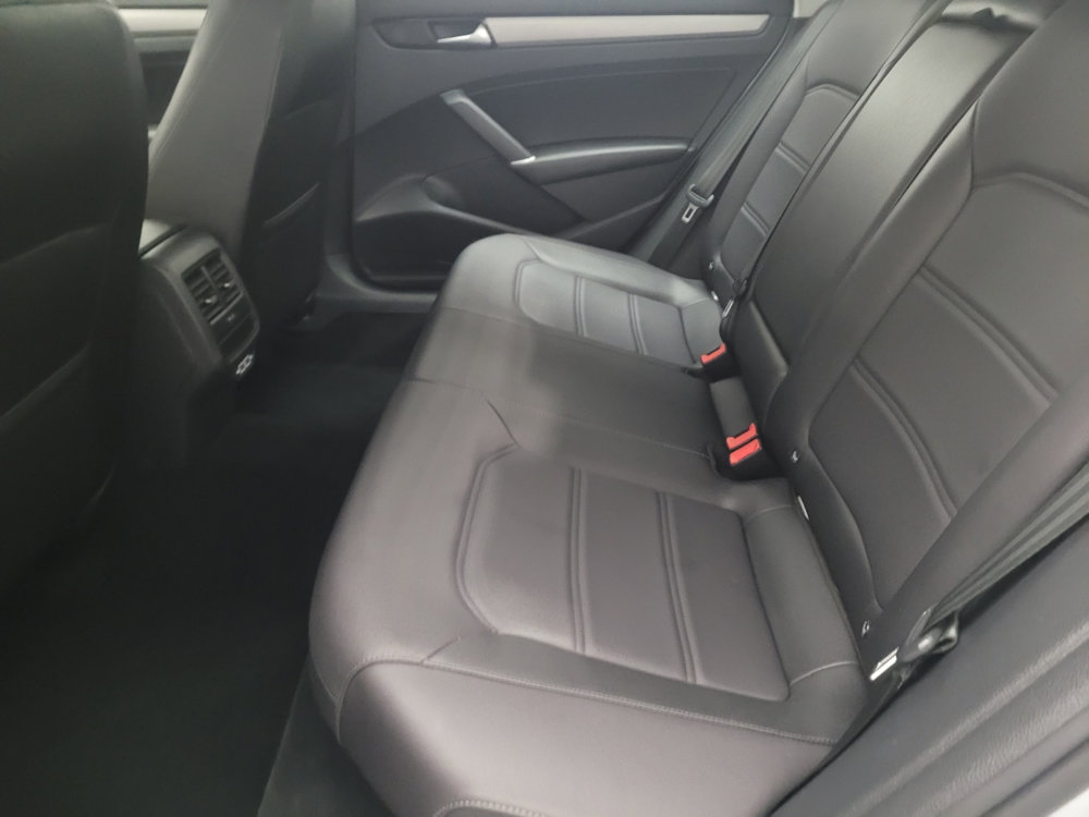 Used 2020 Volkswagen Passat 2.0T SE FWD image 18