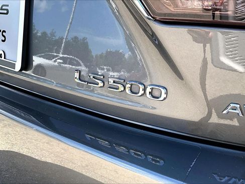 Used 2022 Lexus LS 500 AWD w/ Interior Upgrade Package image 31
