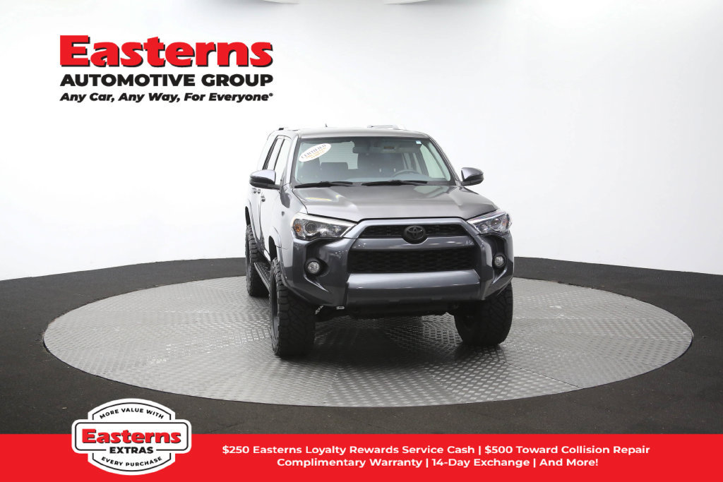 Used 2017 Toyota 4Runner SR5 AWD/4WD image 53