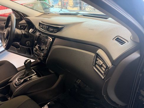 Used 2022 Nissan Rogue Sport S FWD image 14