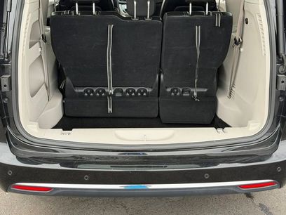 Used 2024 Chrysler Pacifica Touring-L