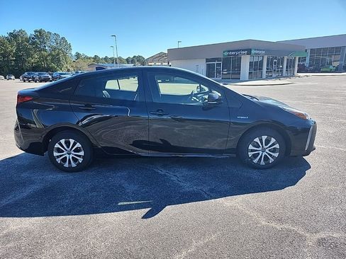 Used 2020 Toyota Prius LE AWD/4WD image 11