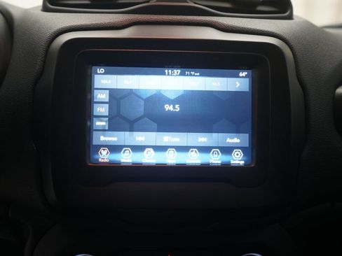 Used 2020 Jeep Renegade Limited AWD/4WD image 6