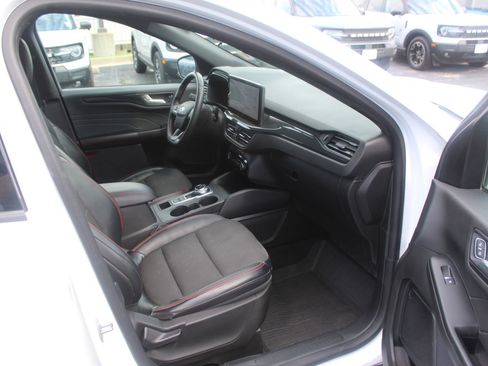 Used 2023 Ford Escape ST-Line w/ Tech Pack #1 AWD/4WD image 13