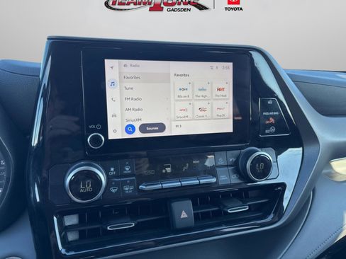 Used 2023 Toyota Highlander LE image 16