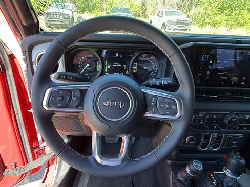 Used 2025 Jeep Wrangler Sahara w/ Safety Group AWD/4WD image 26