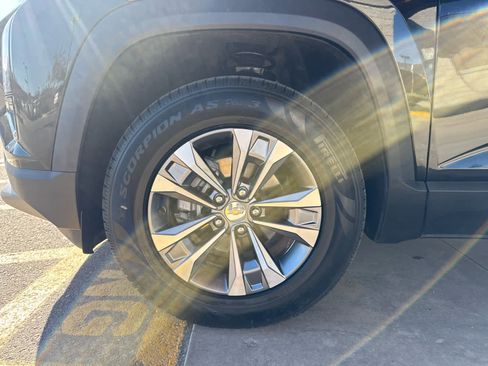 Used 2025 Chevrolet Equinox LT w/ Convenience Package II image 7