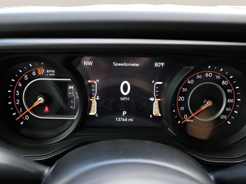 Used 2024 Jeep Gladiator Mojave AWD/4WD image 27