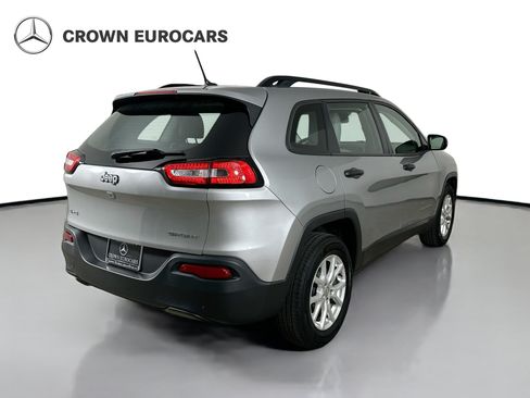 Used 2015 Jeep Cherokee Sport w/ Sport Appearance Group AWD/4WD image 5