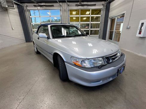 Used 2003 Saab 9-3 SE FWD image 8