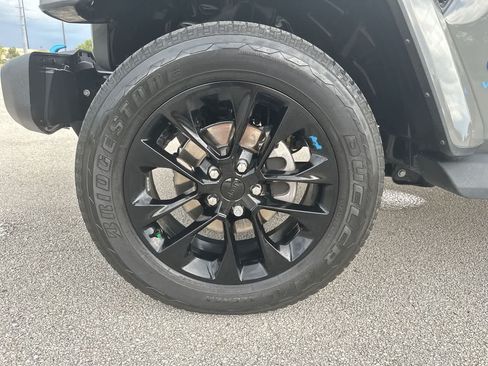 Certified 2022 Jeep Wrangler Unlimited Sahara AWD/4WD image 18