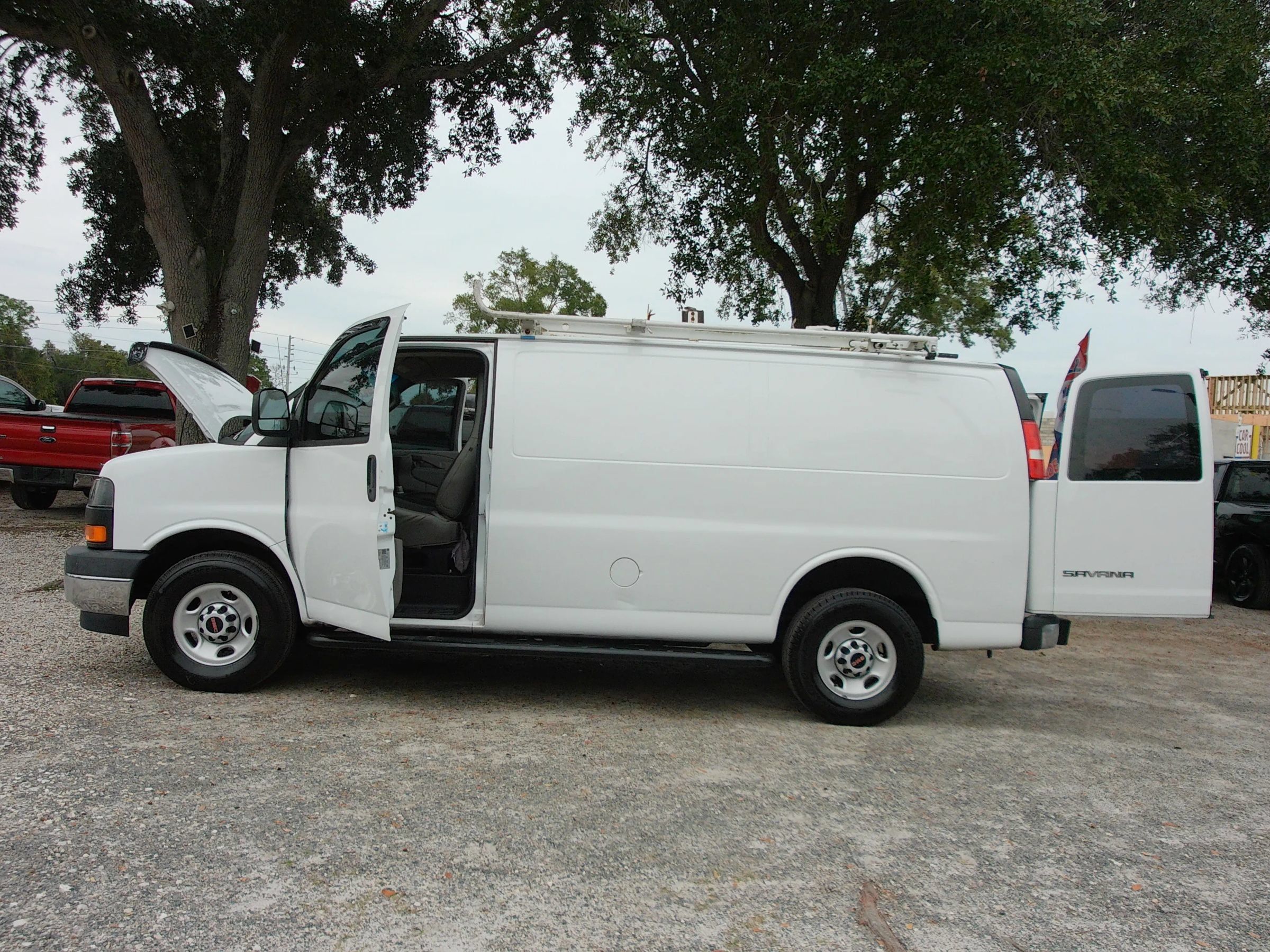 Used 2020 GMC Savana 2500 w/ Driver Convenience Package RWD image 9