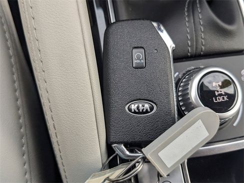 Used 2021 Kia Telluride SX w/ SX Prestige Package image 35