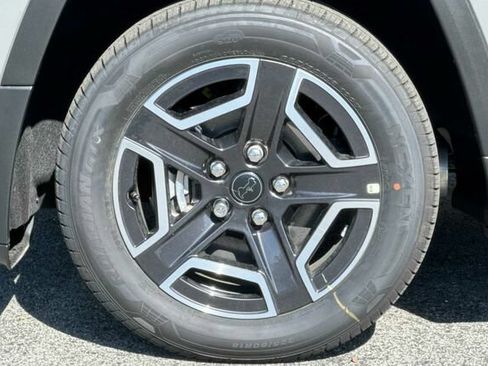 New 2026 Jeep Cherokee Limited AWD/4WD image 25