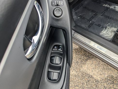 Used 2020 Nissan Rogue Sport SL image 14