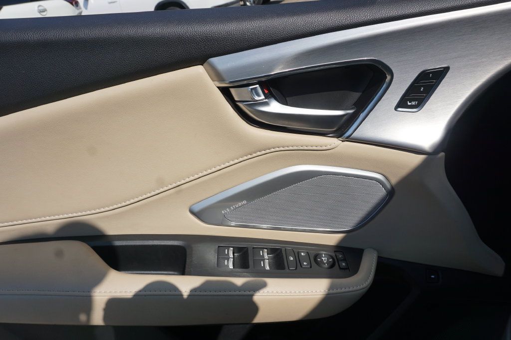 Used 2024 Acura RDX w/ Technology Package AWD/4WD image 4