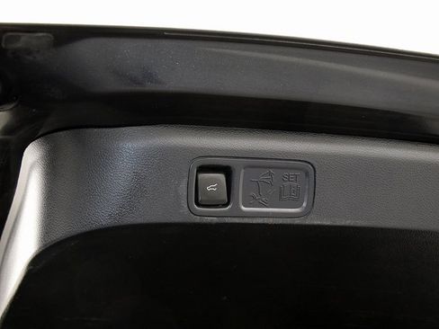 Used 2023 Ford Expedition Limited image 31