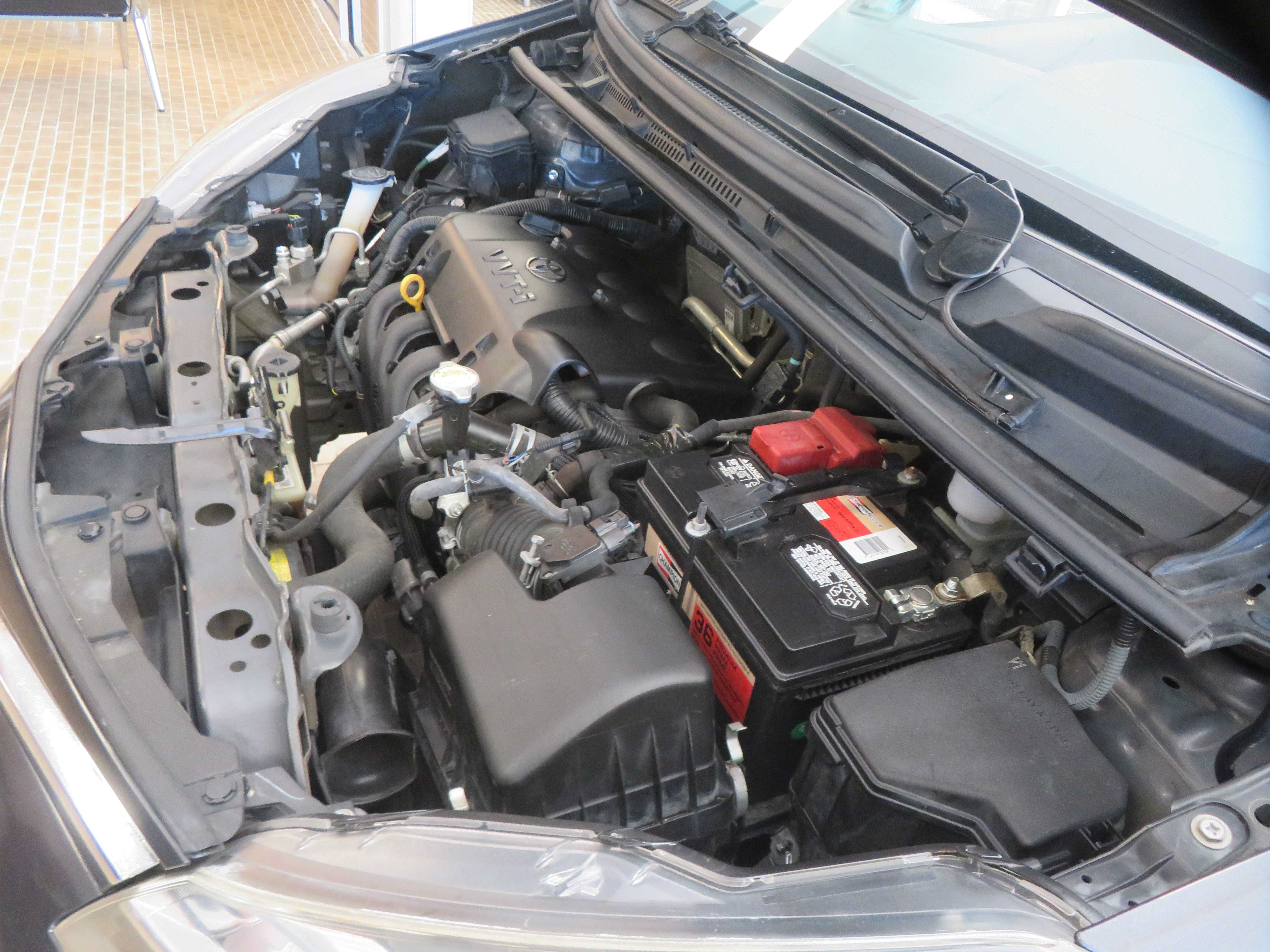 Used 2015 Toyota Yaris L FWD image 46