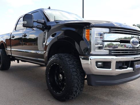 Used 2019 Ford F250 Lariat w/ Lariat Ultimate Package AWD/4WD image 5