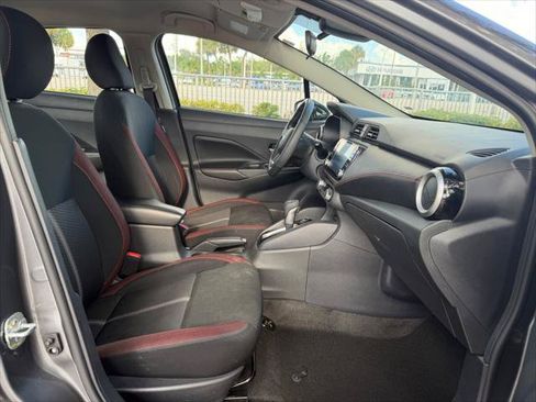 Used 2025 Nissan Versa SR FWD image 12