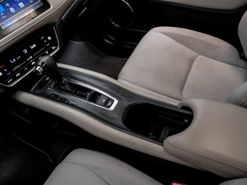 Used 2019 Honda HR-V EX image 30