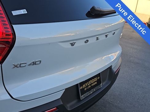 Used 2022 Volvo XC40 P8 Recharge Plus AWD/4WD image 11