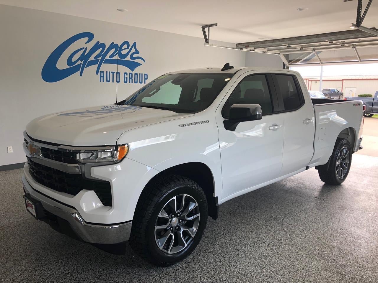 Used 2023 Chevrolet Silverado 1500 LT AWD/4WD image 1