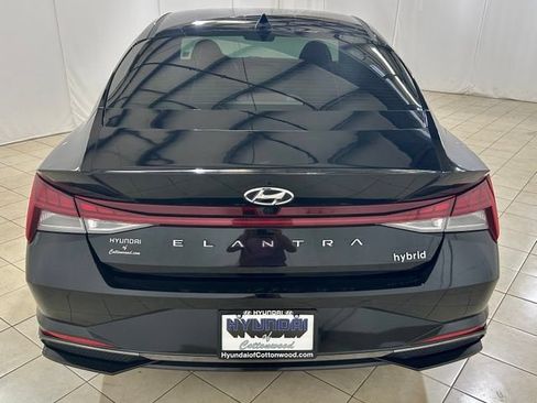 Used 2023 Hyundai Elantra Limited FWD image 4