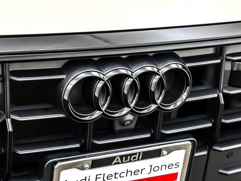 Used 2023 Audi Q8 Premium Plus w/ Premium Plus Package image 14