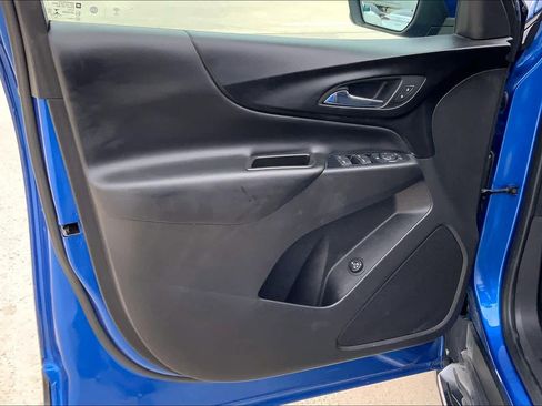 Used 2019 Chevrolet Equinox LT w/ Lights and Bright Package FWD image 21