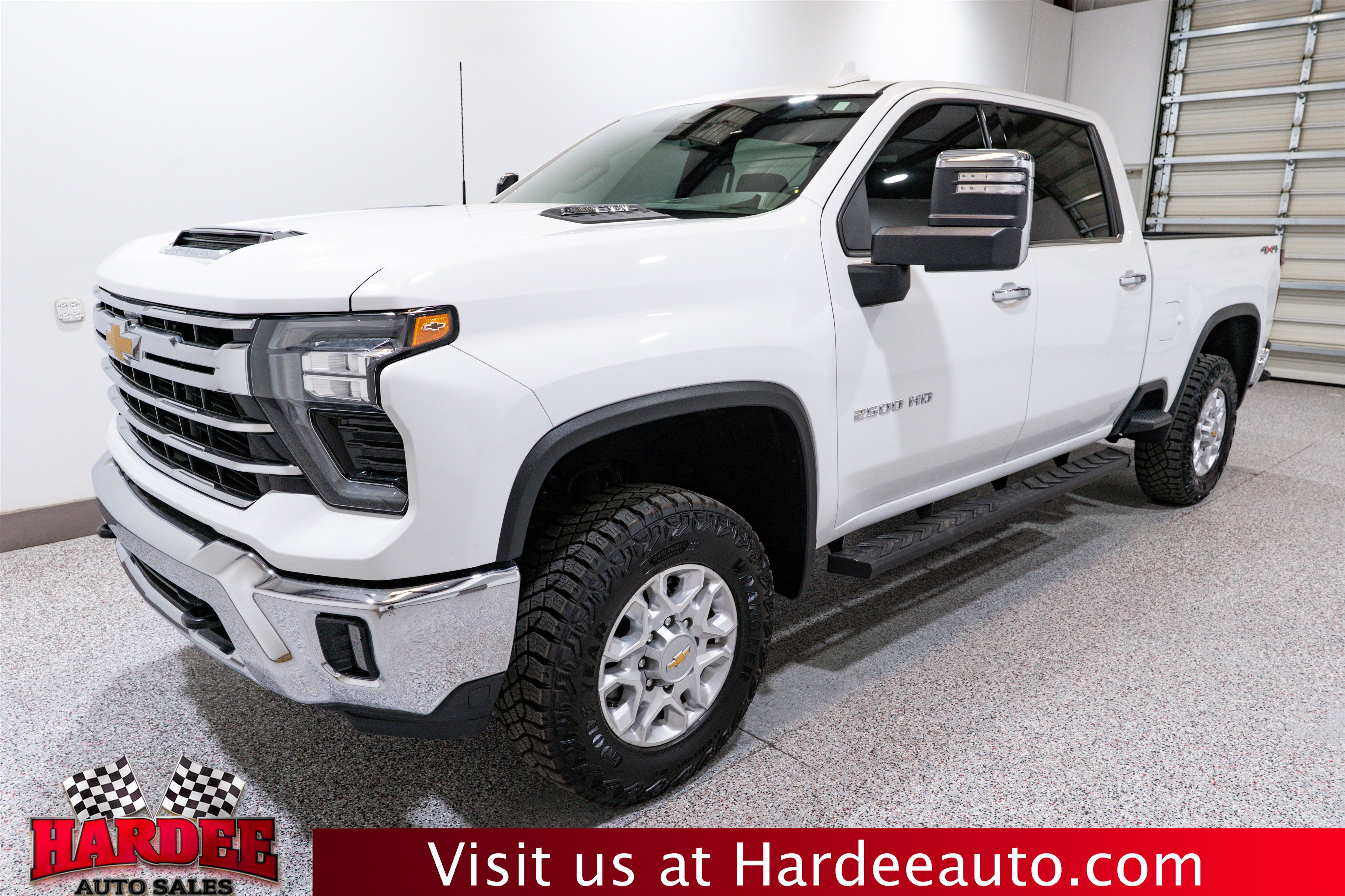 Used 2024 Chevrolet Silverado 2500 LTZ w/ LTZ Convenience Package AWD/4WD image 2