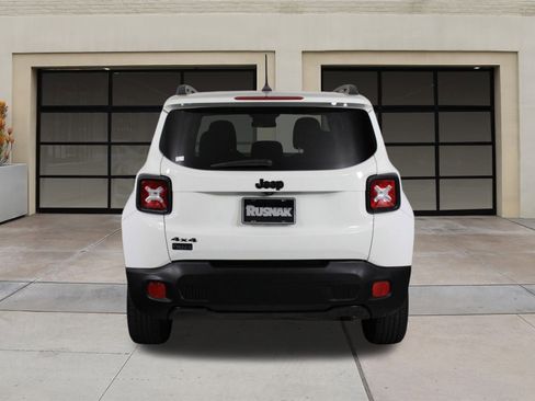 Used 2017 Jeep Renegade Altitude image 5