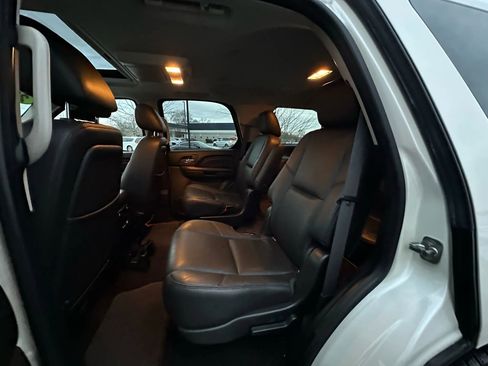 Used 2013 Cadillac Escalade Luxury image 13
