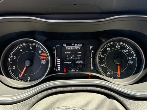 Used 2019 Jeep Cherokee Latitude Plus AWD/4WD image 12