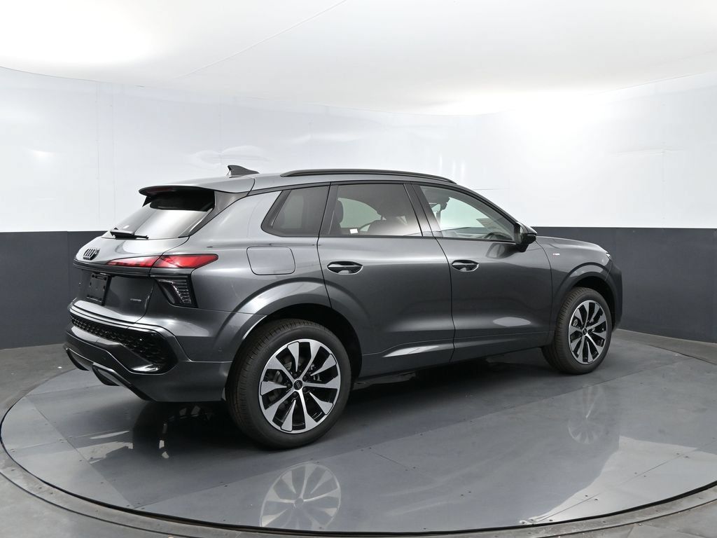 New 2026 Audi Q3 quattro 2.0T AWD/4WD image 24