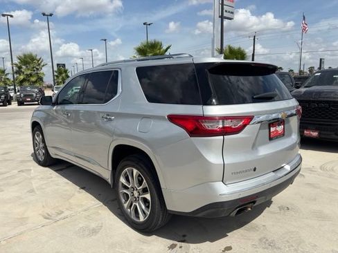 Used 2018 Chevrolet Traverse Premier w/ Driver Confidence II Package FWD image 3
