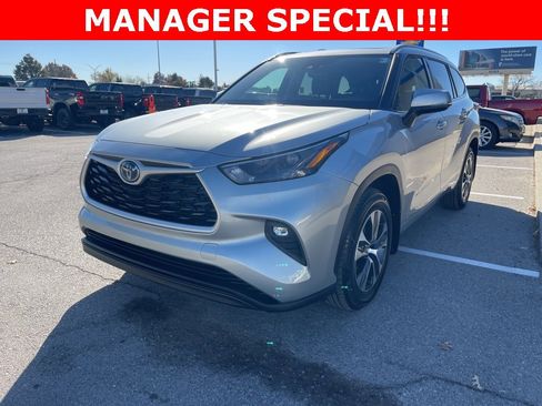 Used 2022 Toyota Highlander XLE image 7