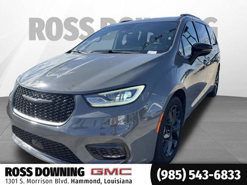 Used 2025 Chrysler Pacifica Limited FWD image 1