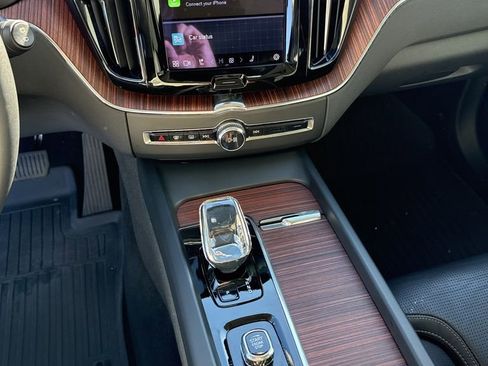 Used 2023 Volvo XC60 B5 Ultimate image 25