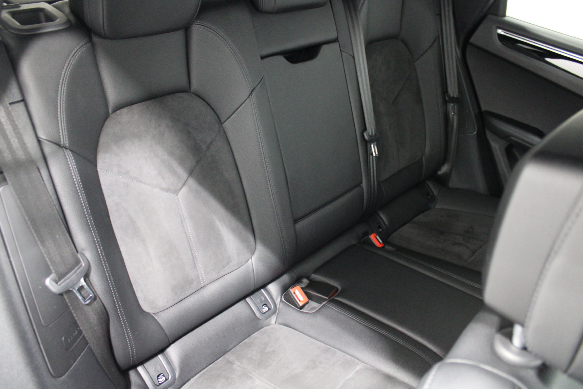 Used 2021 Porsche Macan S AWD/4WD image 24