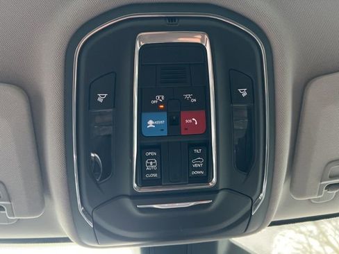 Used 2023 Jeep Grand Cherokee L Laredo w/ Trailer Tow Group (B) image 6