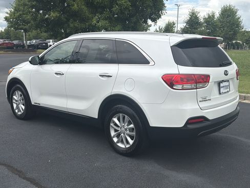 Used 2016 Kia Sorento LX AWD/4WD image 13