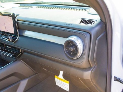 New 2026 Chevrolet Colorado LT w/ LT Convenience Package RWD image 49