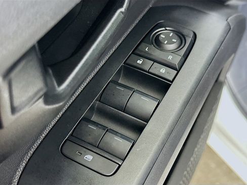 Used 2024 Toyota Tacoma SR5 AWD/4WD image 20