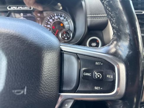 Used 2019 RAM 1500 Laramie AWD/4WD image 14
