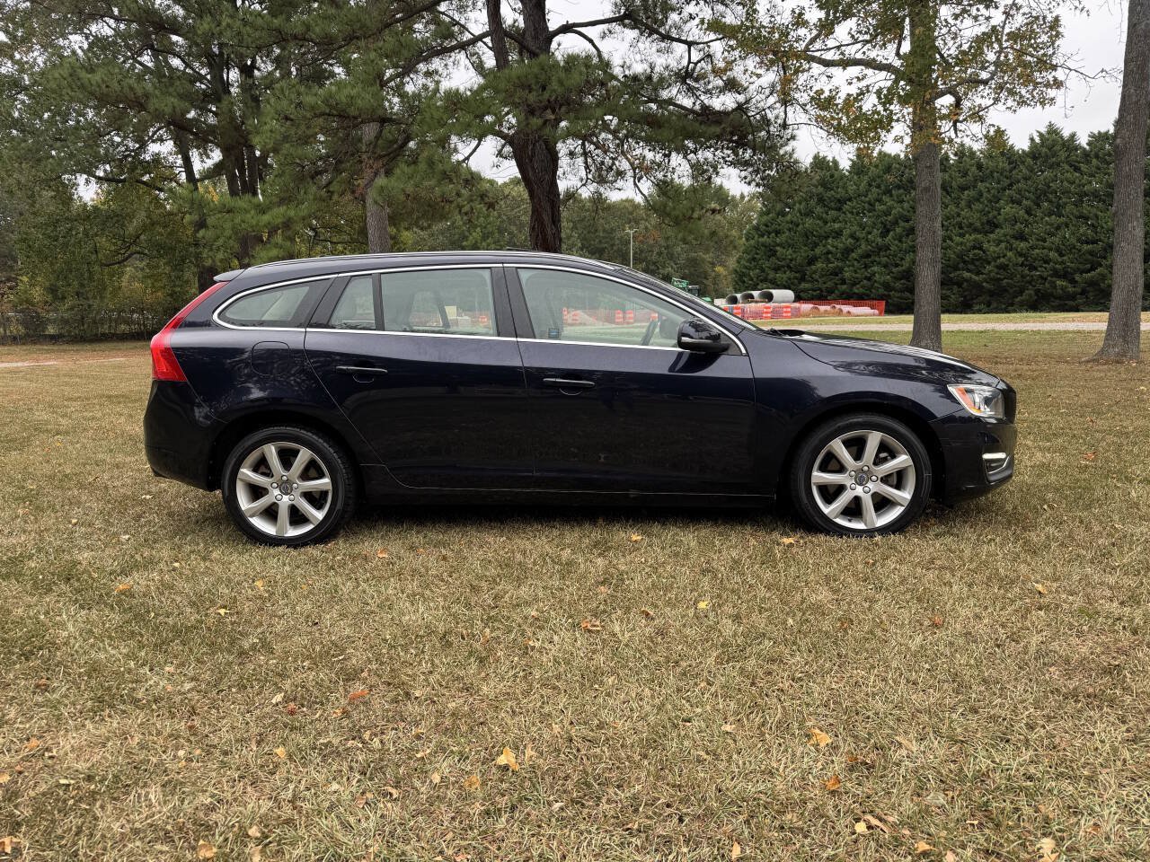 Used 2016 Volvo V60 T5 Premier w/ Convenience Package FWD image 5
