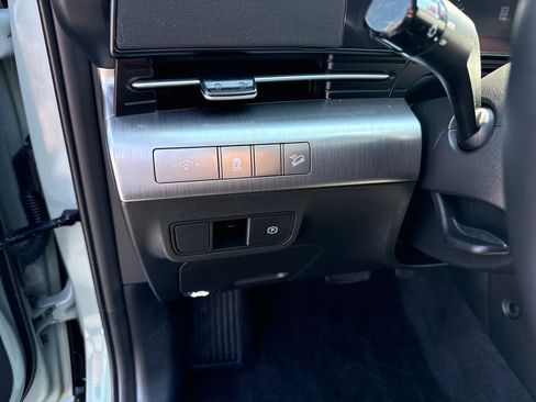 Certified 2024 Hyundai Kona SEL AWD/4WD image 12