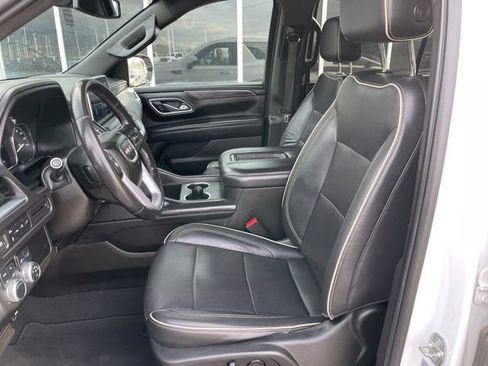 Used 2021 GMC Yukon XL SLT image 12