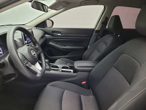 Used 2024 Nissan Altima 2.5 SV FWD image 17