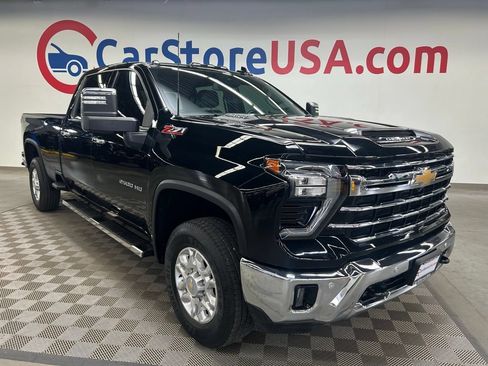 Used 2024 Chevrolet Silverado 2500 LTZ w/ LTZ Convenience Package AWD/4WD image 2
